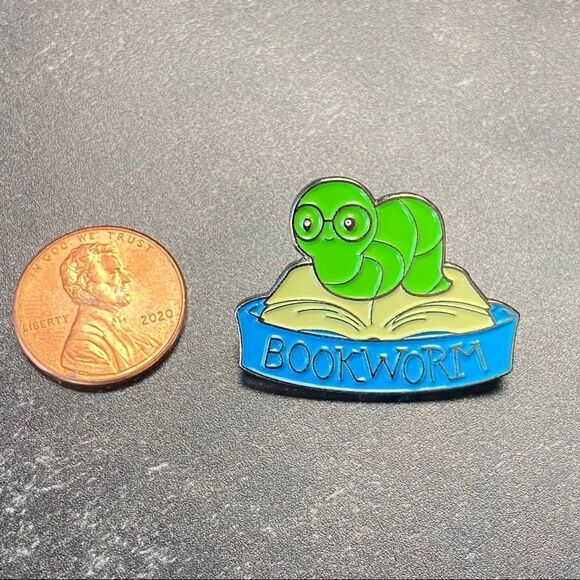 Book Worm Enamel Pin/ Brooch Lapel - Picture 3 of 6